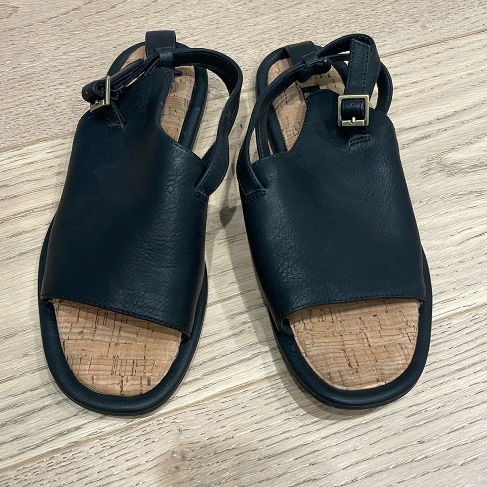 Korks sandals size 6m